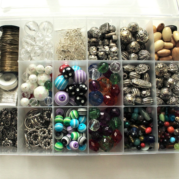 Jewelry Making-Container of Beads and Findings - Picture 1 of 7